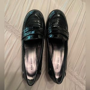 Nine West. Women’s heeled loafers. Patent Leather. Size 10